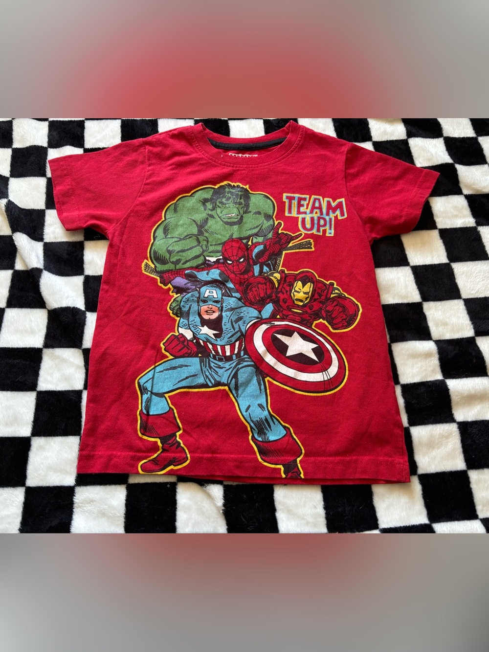 Boys size 7 marvel tshirt